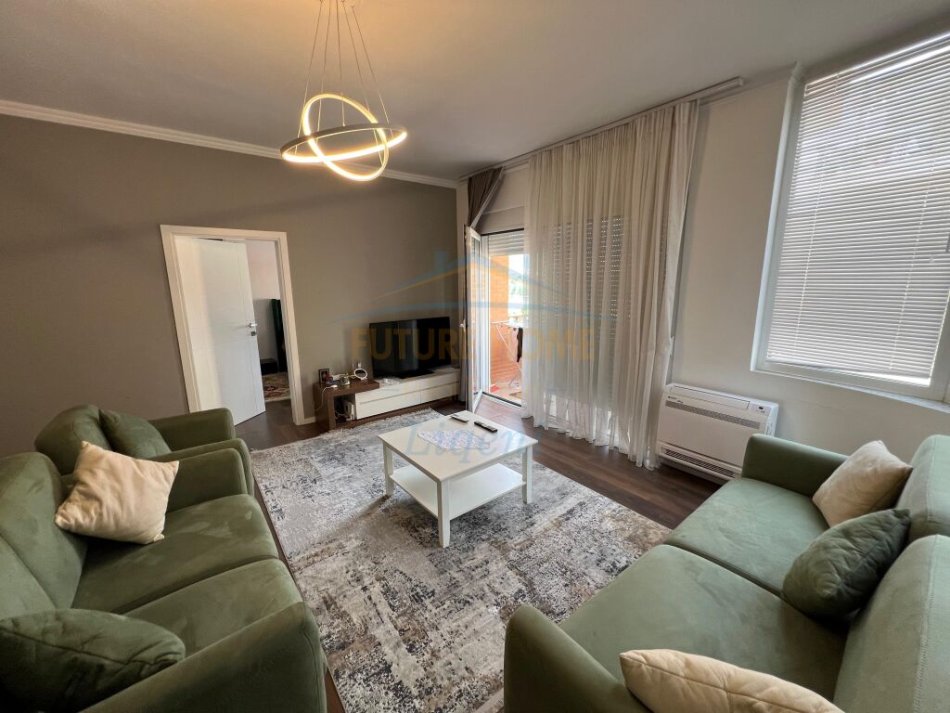 Tirane, shitet apartament 2+1+Ballkon, Kati 5, 79 m² 175,000 € (Liqeni i Thate, Fillim Rruga Peti)