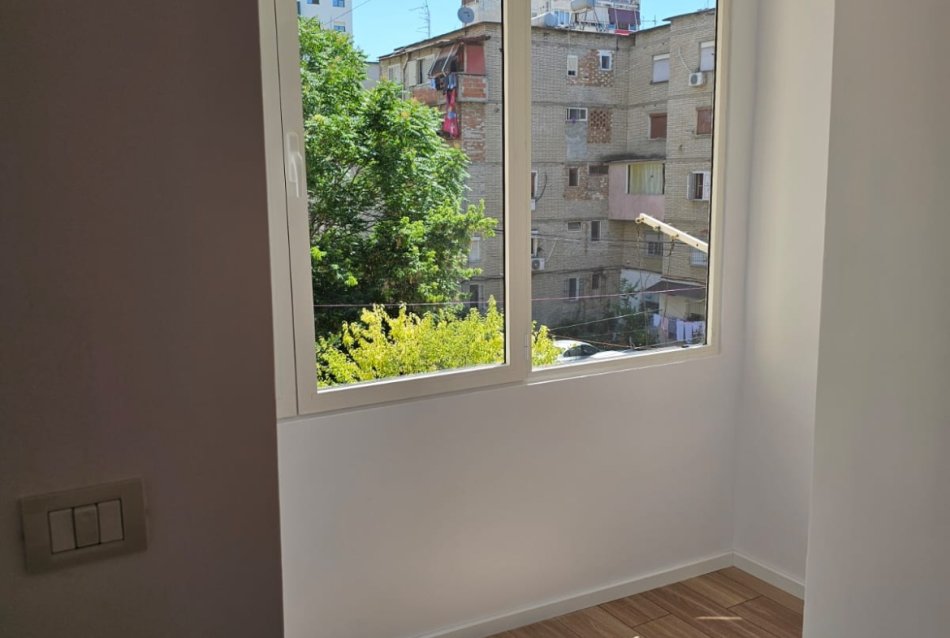 Tirane, shitet apartament 1+1 Kati 3, 51 m² 102.000 € (Xhamia e Tabakeve)
