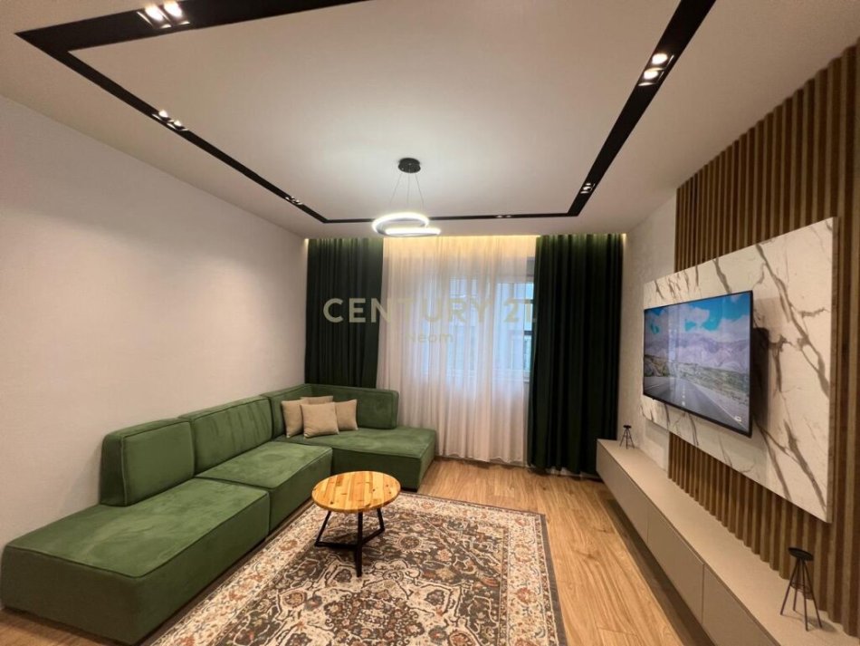 Shqiperi, jepet me qera apartament 2+1 Kati 3, 85 m² 900 € (liqeni i thate)