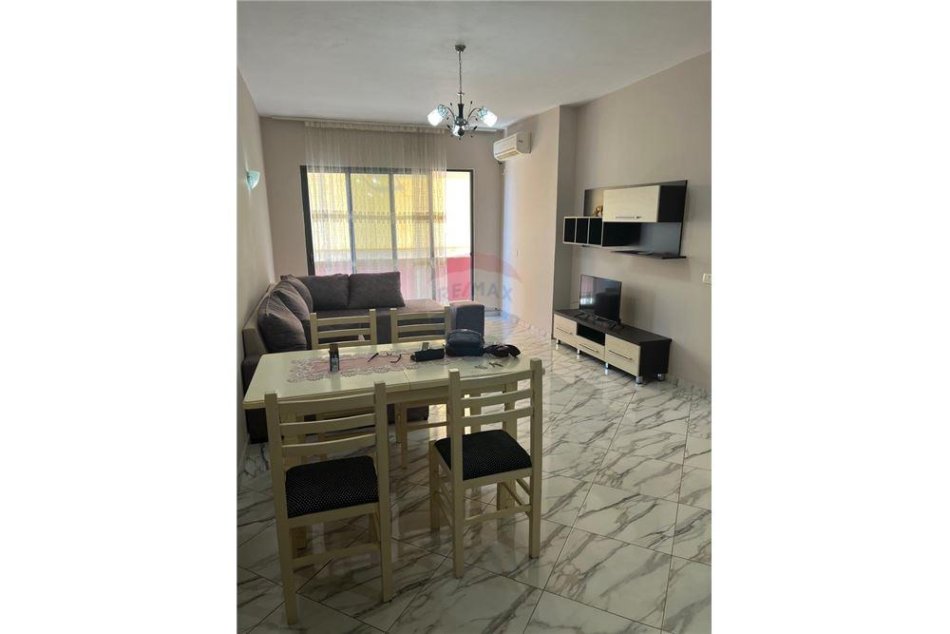 Tirane, jepet me qera apartament 2+1 Kati 7, 100 m² 500 € (Yzberisht - Spitali Amerikan 3)