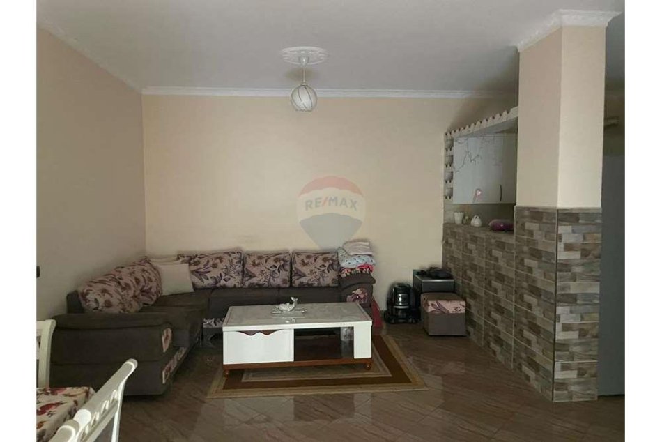 Tirane, jepet me qera apartament 2+1 Kati 7, 100 m² 450 € (Laprakë - Spitali Hygea)