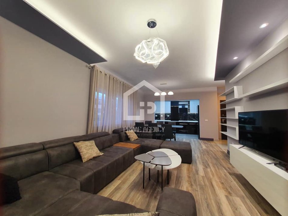SHITET : Super apartament 3+1 + 1 Post parkimi / Rezidenca Touch of Sun