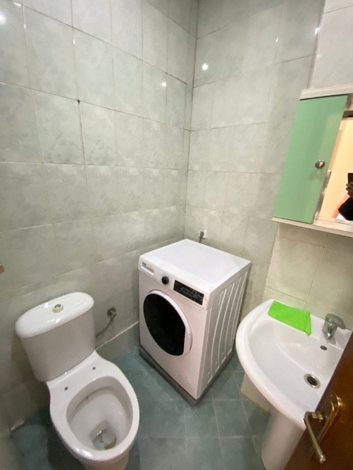 Tirane, jepet me qera apartament 2+1+Ballkon Kati 7, 80 m² 40.000 € (astir)