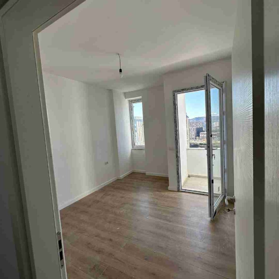 Tirane, shitet apartament 3+1+Ballkon Kati 9, 104 m² 160.673 € (Laprake)