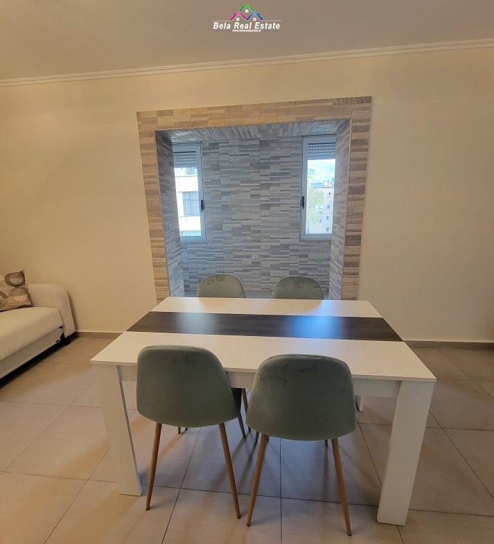 Tirane, jepet me qera apartament 1+1 Kati 3, 60 m² 500 € (Brryli)