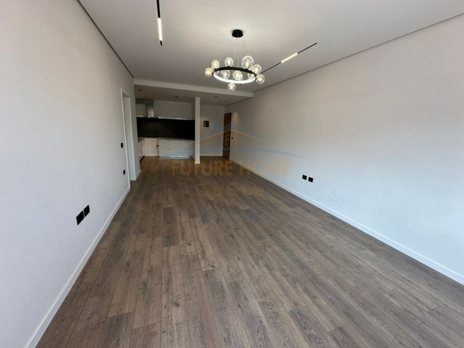 Tirane, shitet apartament 2+1+Ballkon Kati 5, 120 m² 230.000 € (Liqeni i Thate)