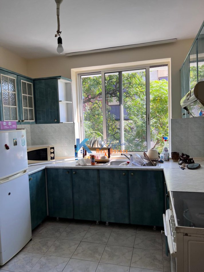 Tirane, jepet me qera apartament 1+1 Kati 3, 63 m² 470 € (Lulishtja 1 Maji)