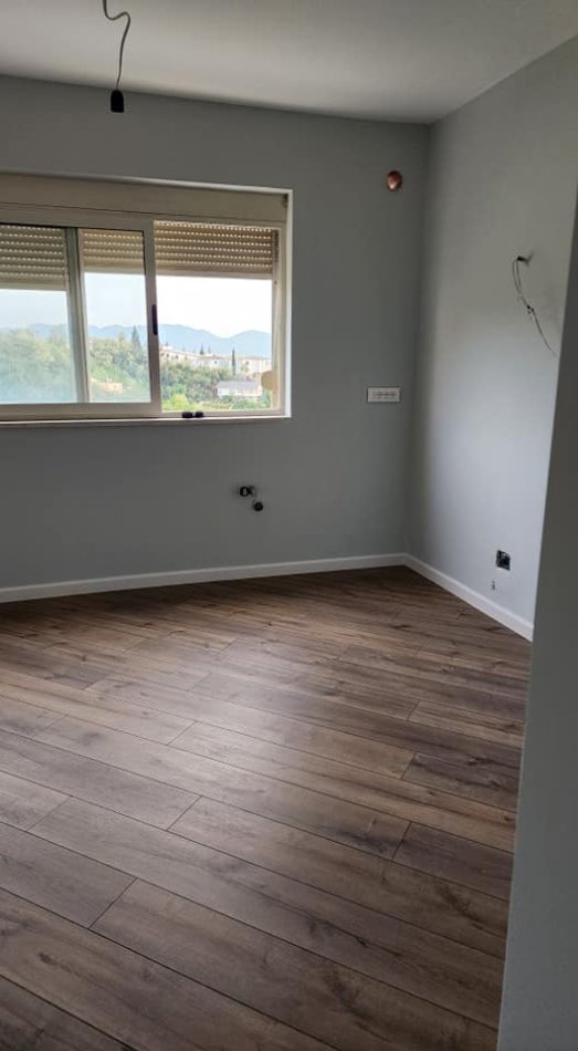 Tirane, shitet apartament 2+1 Kati 4, 124 m² 125.000 € (Fresku)