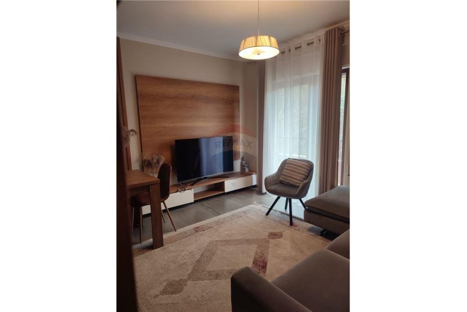 Tirane, jepet me qera apartament 2+1 Kati 3, 89 m² 550 € (kompleksi Fratari - Kopshti Botanik)