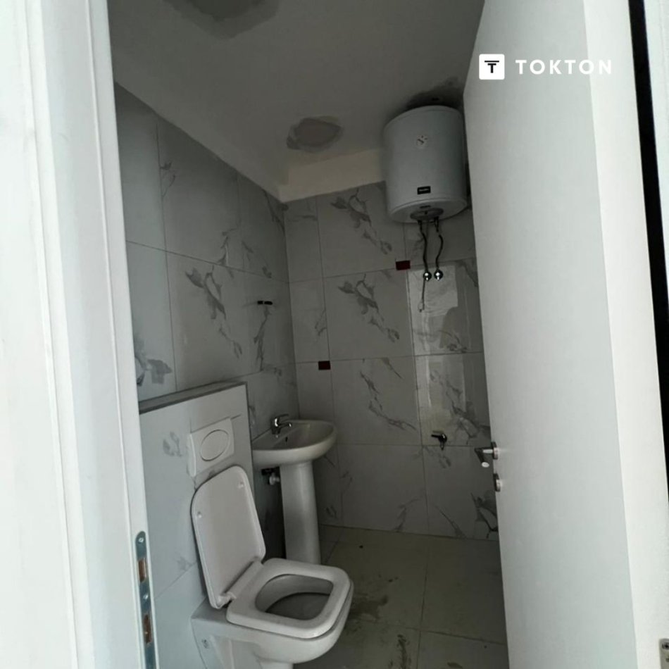 Tirane, jepet me qera ambjent biznesi Kati 1, 100 m² 1.500 € (Komuna e Parisit), TT 1217