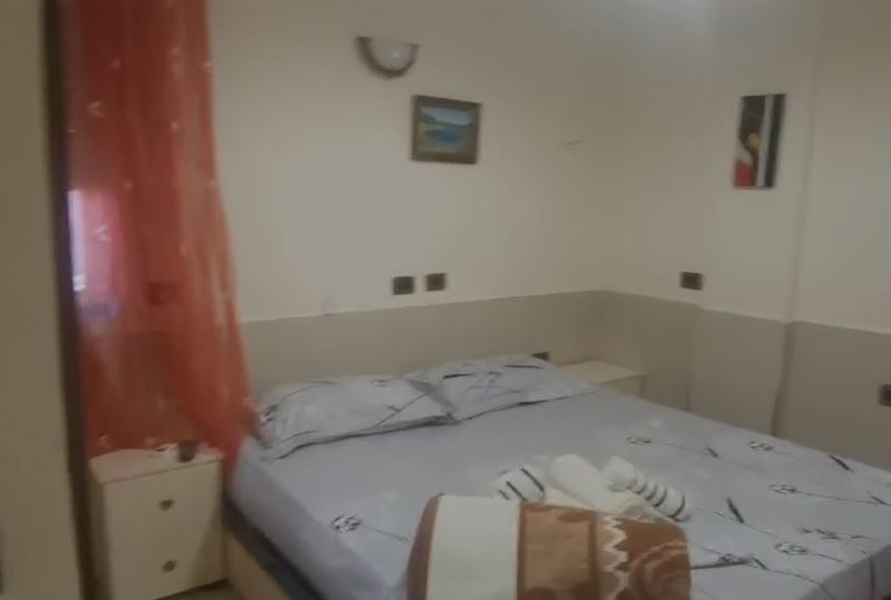 Tirane, jepet me qera apartament 1+1 Kati 3, 80 m² 470 € (stacioni trenit)
