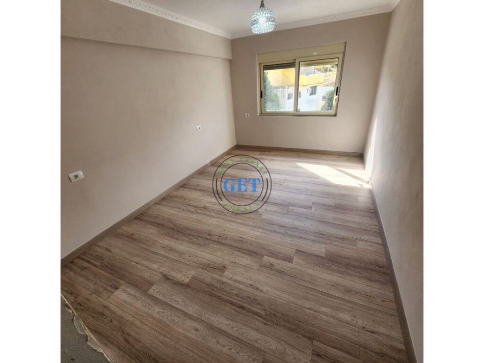 Durres, shitet apartament 1+1 Kati 5, 55 m² 55.000 € (Çezma e ferrës)