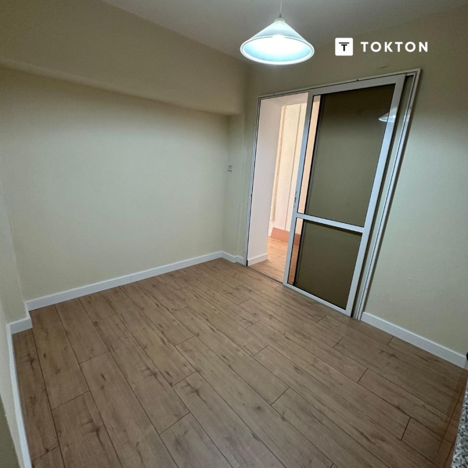 Tirane, jepet me qera ambjent biznesi Kati 2, 64 m² 450 € (Përballë Liceut Artistik, Rruga e Elbasanit, Tiranë) TT 1325
