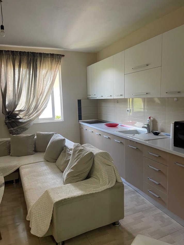 Tirane, shitet apartament 2+1+Ballkon Kati 5, 88 m² 100.000 € (fresk)
