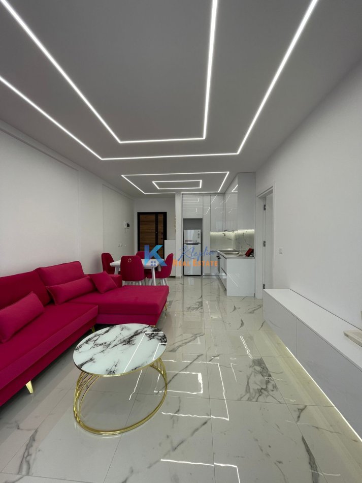 Tirane, jap me qera apartament 1+1+Ballkon Kati 5, 75 m² 650 € (Kodra e Diellit)