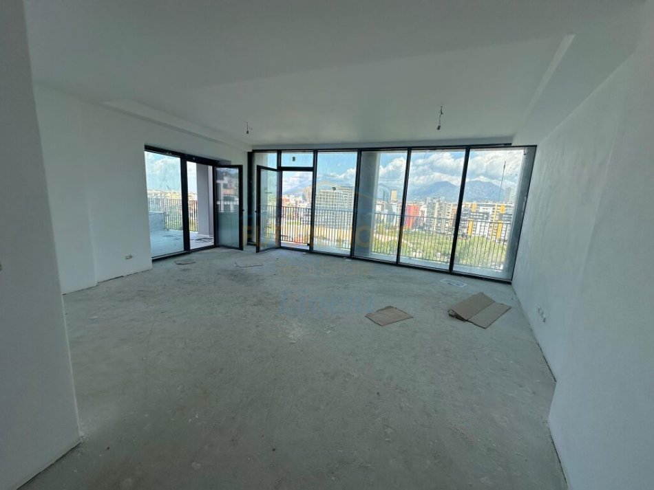 Tirane, jepet me qera 3+1+Ballkon Kati 7, 232 m² 2.500 € (Liqeni Artificial, Lake View Residence)