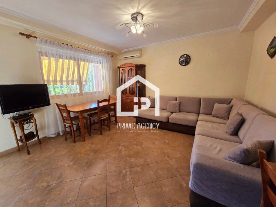 JEPET ME QIRA: Apartament 1+1/Qender/Piazza