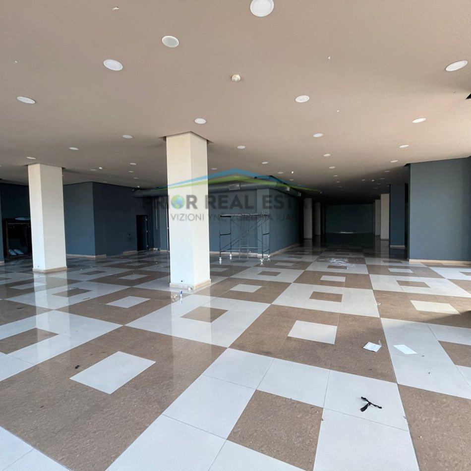 Tirane, jepet me qera ambjent biznesi Kati 2, 750 m² 2.625 € (Autostrade Tr-Dr)