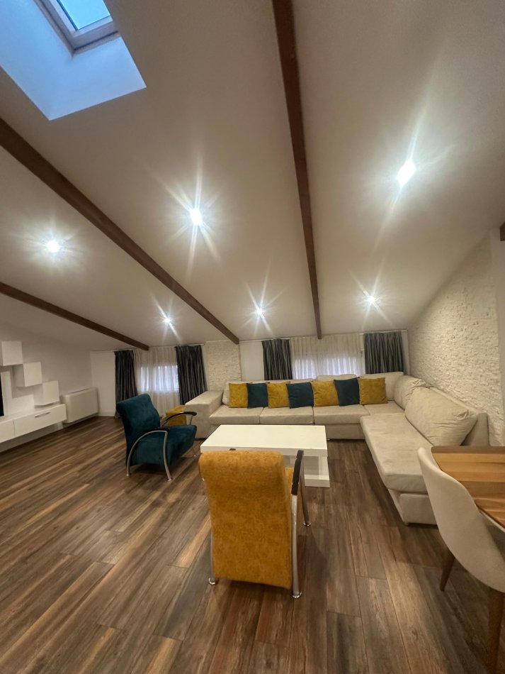 Tirane, jepet me qera apartament+verande | Penthouse 3+1 Kati 3, 200 m² 1.500 € (TEG)