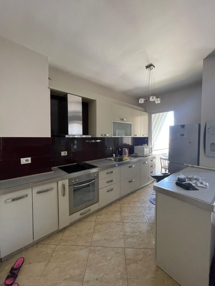 Tirane, shitet apartament 2+1 Kati 4, 114 m² 165.000 € (Rruga Stavri Themeli)