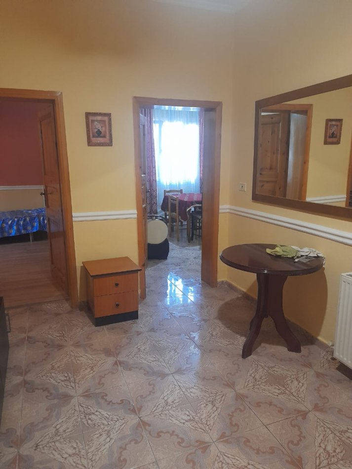Tirane, jepet me qera apartament 2+1 , 131 m² 480 € (Komuna e parisit)
