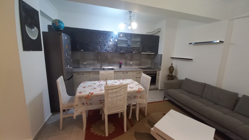 Tirane, shitet apartament 1+1+Ballkon , 71 m² 105.000 € (Casa Italia)