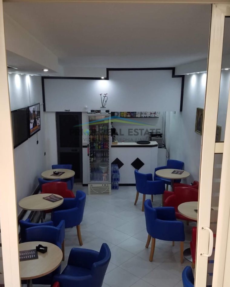 Tirane, shitet ambjent biznesi Kati 0, 40 m² 49.000 € (Pallati me Shigjeta)