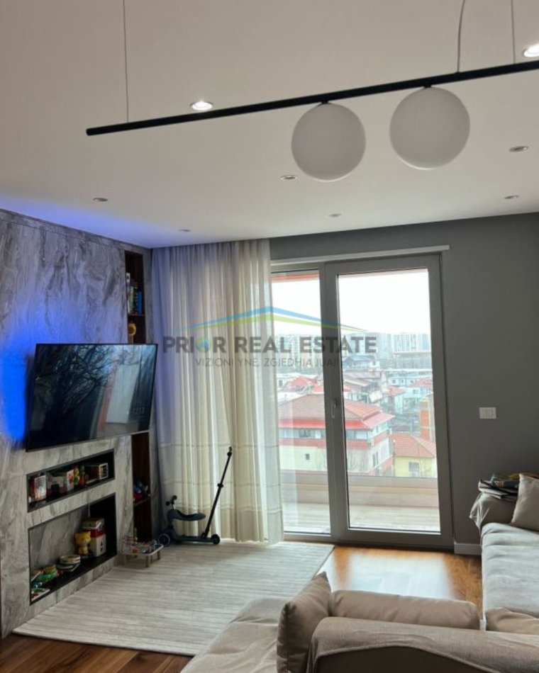 Tirane, jepet me qera apartament 3+1+Ballkon Kati 2, 152 m² 1.200 € (Foleja e Gjelber, 21 Dhjetori)