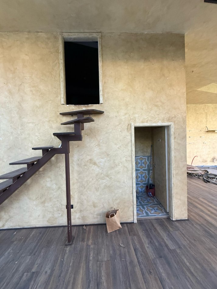 Tirane, jepet me qera lokal Kati 0, 118 m² 2.000 € (Stadiumi Dinamo)
