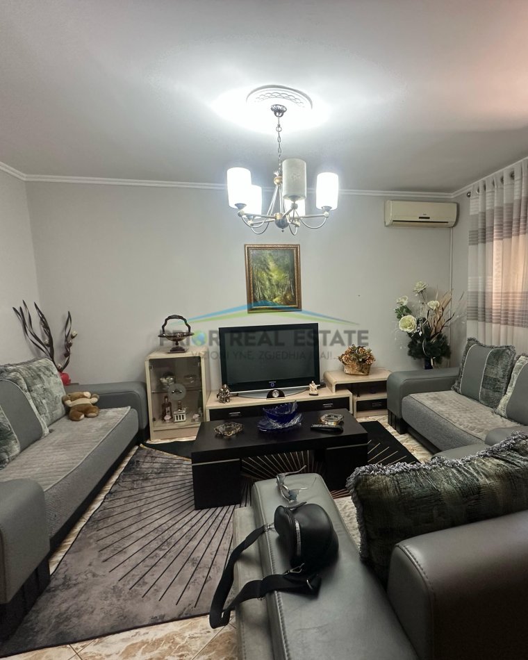 Tirane, shitet apartament 2+1 Kati 0, 135 m² 250.000 € (21 Dhjetori)
