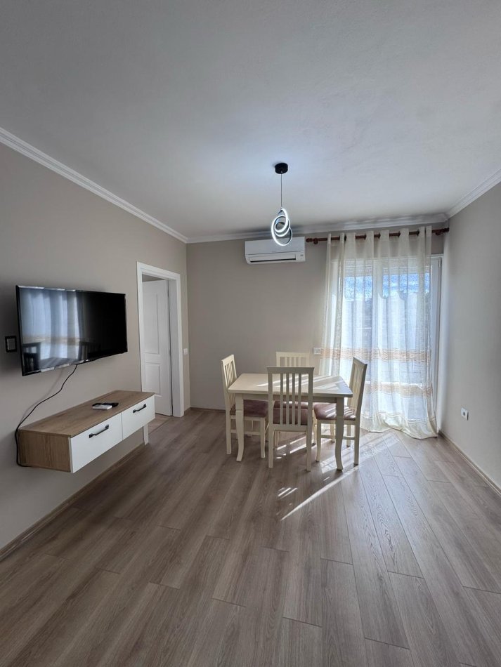 Tirane, jepet me qera apartament 2+1 Kati 5, 80 m² 500 € (Selite)