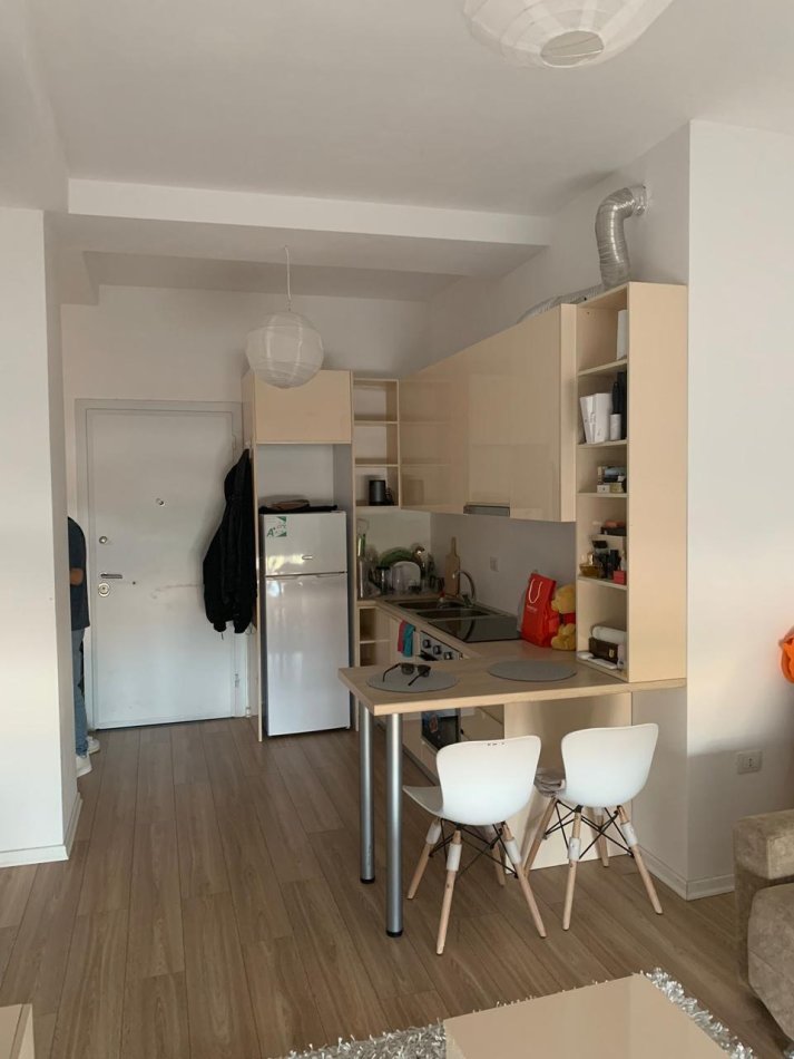 Tirane, jepet me qera apartament 1+1 Kati 11, 65 m² 550 € (Kompleksi Kontakt)