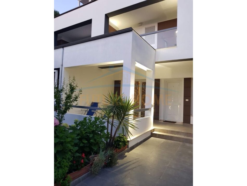 Durres, shitet 3 Katshe , 750.000 € (ura 1, Gjiri i Lalëzit.)