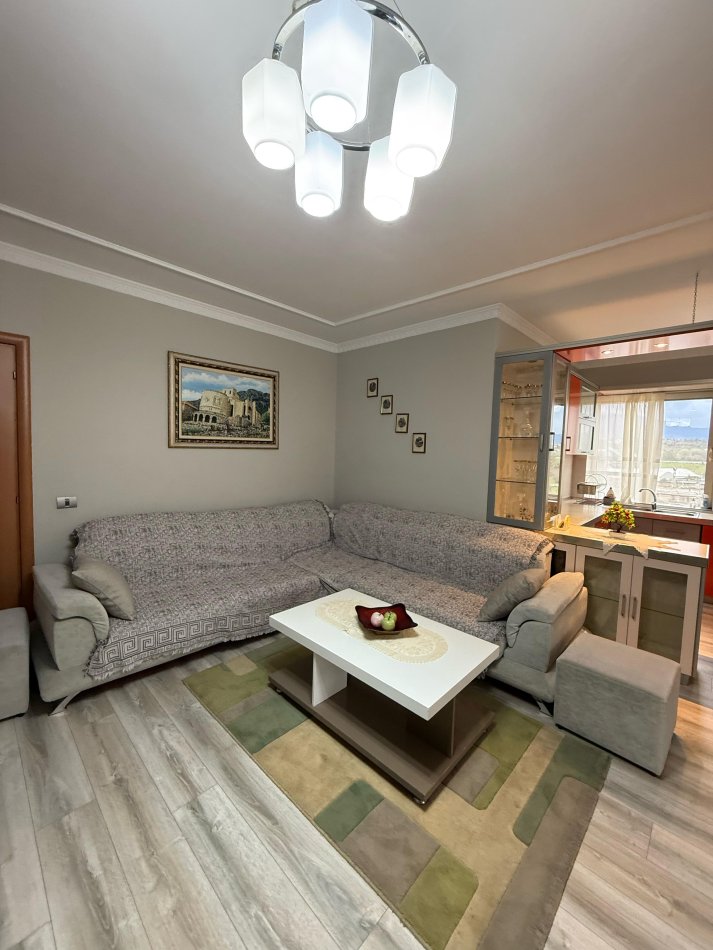 Shqiperi, jepet me qera apartament 2+1 Kati 5, 140 m² 800 € (Parku Olimpik)
