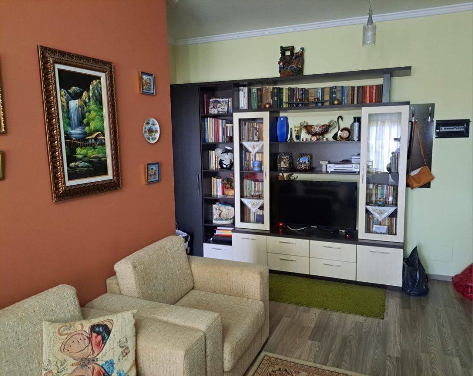 Tirane, shitet apartament 1+1 Kati 3, 64 m² 100.000 € (Fresk)