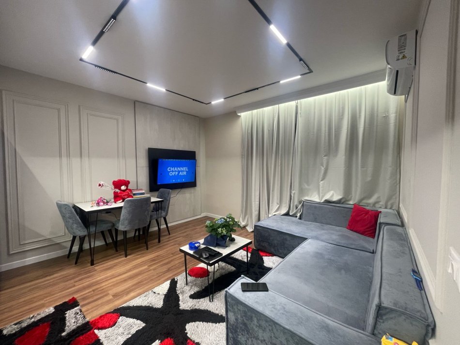 Tirane, shitet apartament 1+1 Kati 9, 65 m² (Komuna e Parisit)