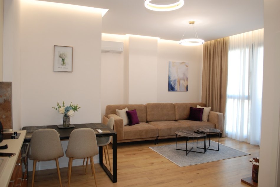 Tirane, jepet me qera apartament 1+1 Kati 5, 70 m² 1.500 € (Rruga e Kosovareve)