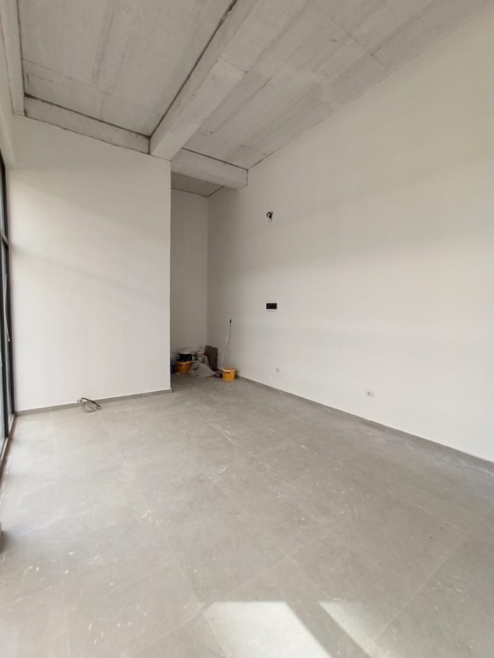 Tirane, jepet me qera ambjent biznesi Kati 0, 40 m² 500 € (Rruga e Durresit)