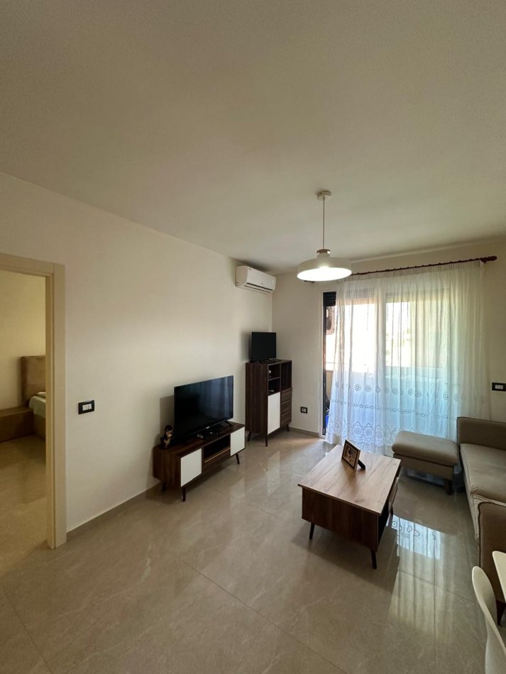 Tirane, jepet me qera apartament 1+1 Kati 6, 70 m² 600 € (Myslym Shyri)