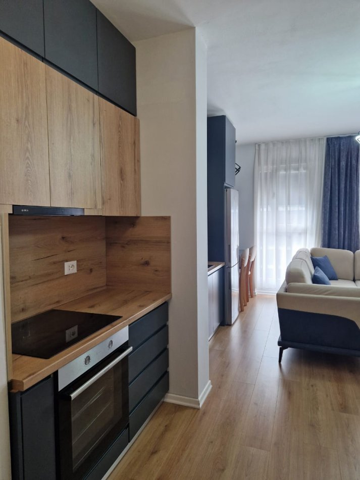 Tirane, jepet me qera apartament 1+1 Kati 4, 70 m² 650 € (Don Bosko)