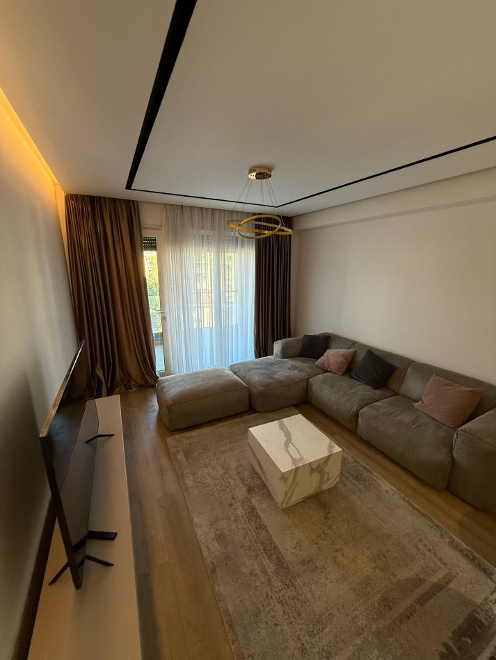 Tirane, jepet me qera apartament 2+1 Kati 4, 120 m² 1.400 € (Olimpiku)