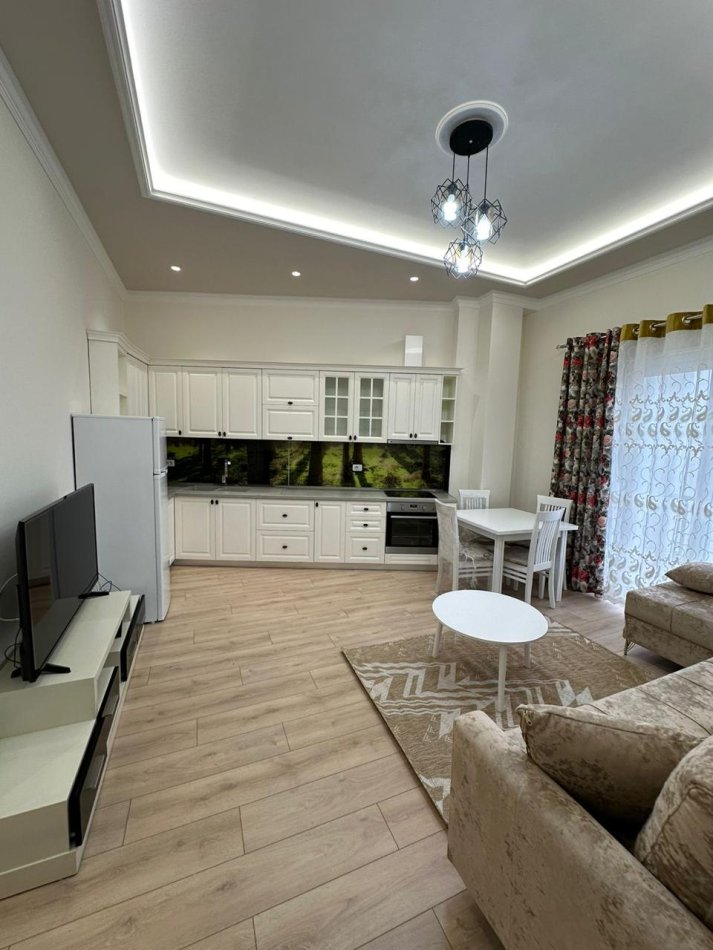 Tirane, jepet me qera apartament 2+1 Kati 4, 90 m² 650 € (Liqeni i Thate)