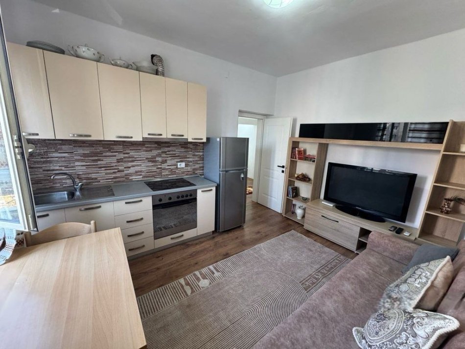 Tirane, jepet me qera apartament 2+1 Kati 4, 70 m² 550 € (Mozaiku)