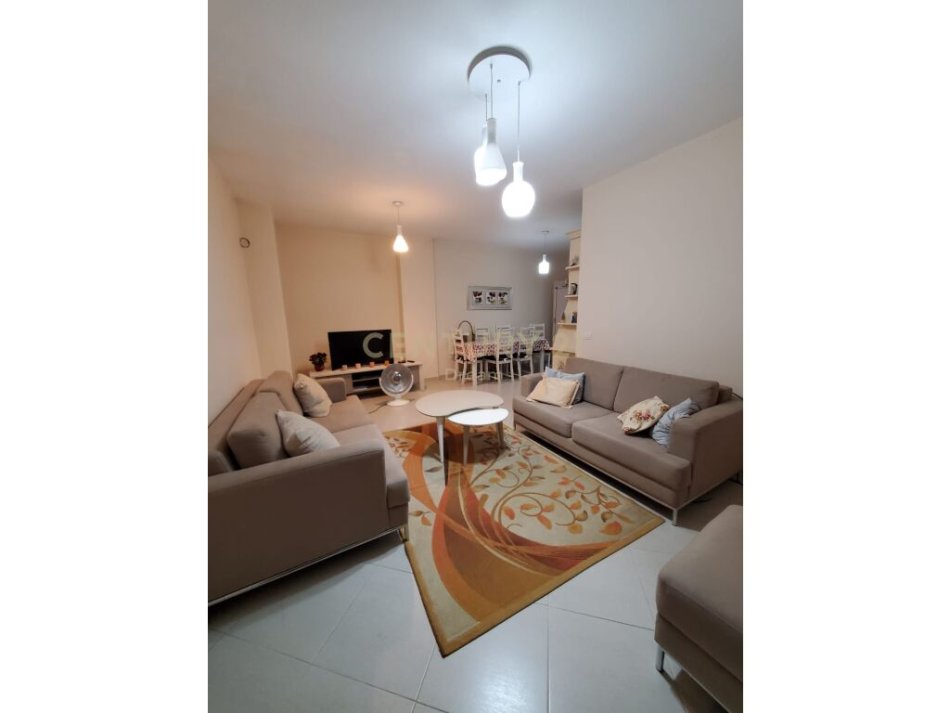 Tirane, jepet me qera apartament 2+1 Kati 2, 90 m² 450 € (Rezidenca Euro 3D)