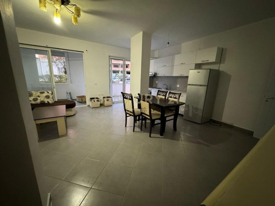 Tirane, shitet apartament 2+1 , 124 m² 180.000 € (Kopshti Botanik)