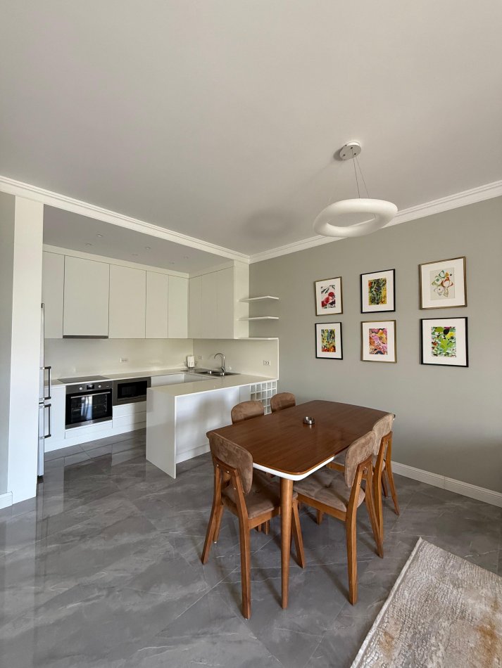 Tirane, jepet me qera apartament 2+1 Kati 2, 120 m² 1.600 € (TEG)