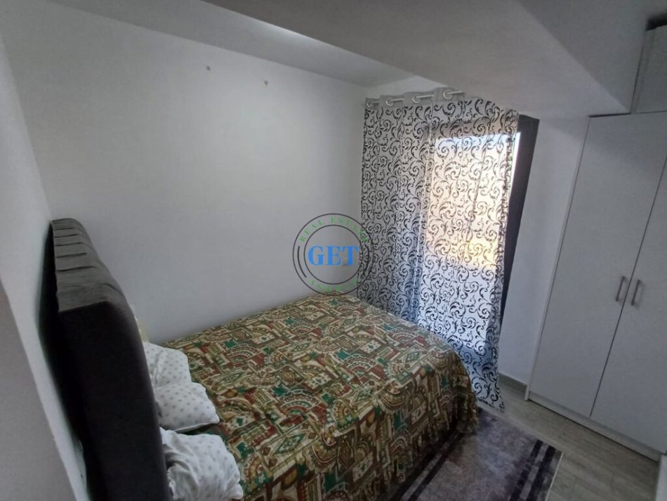 Durres, jepet me qera apartament 2+1 , 58 m² 300 € 
