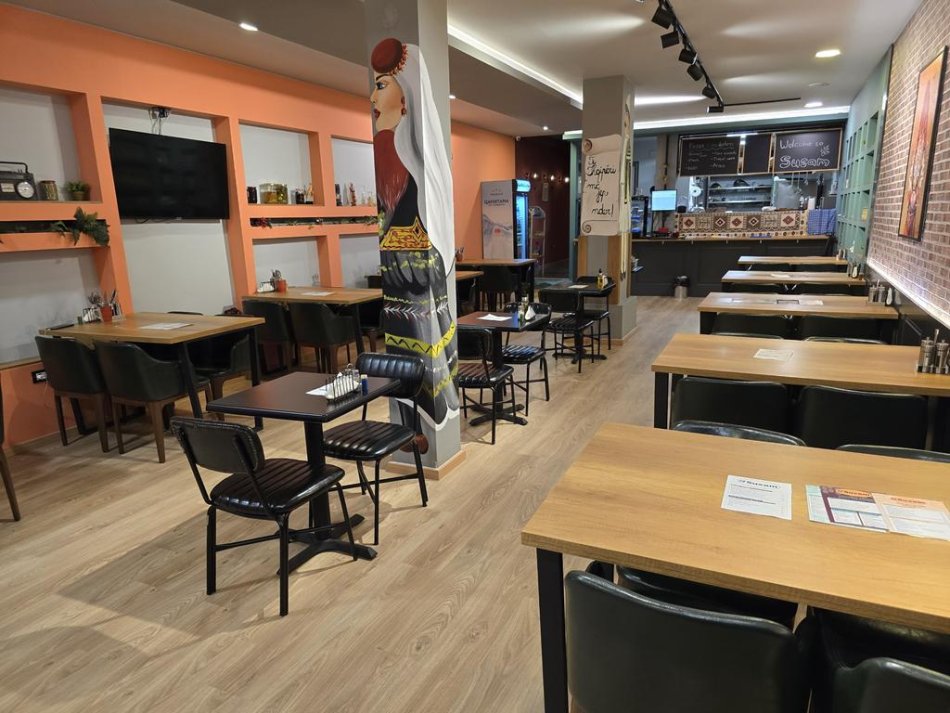 Tirane, shitet bar-resorant Kati 0, 165 m² 1.500.000 € (Rruga e Kavajes,Tirane.)