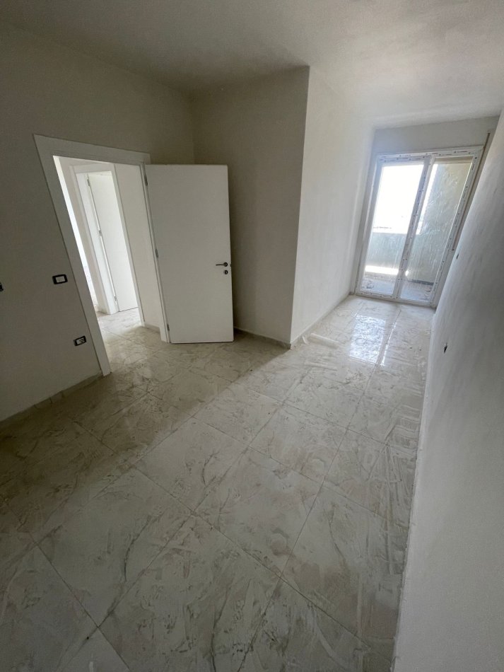 Tirane, jepet me qera apartament 2+1 Kati 5, 94 m² 450 € (Tirana Golden Park 3)