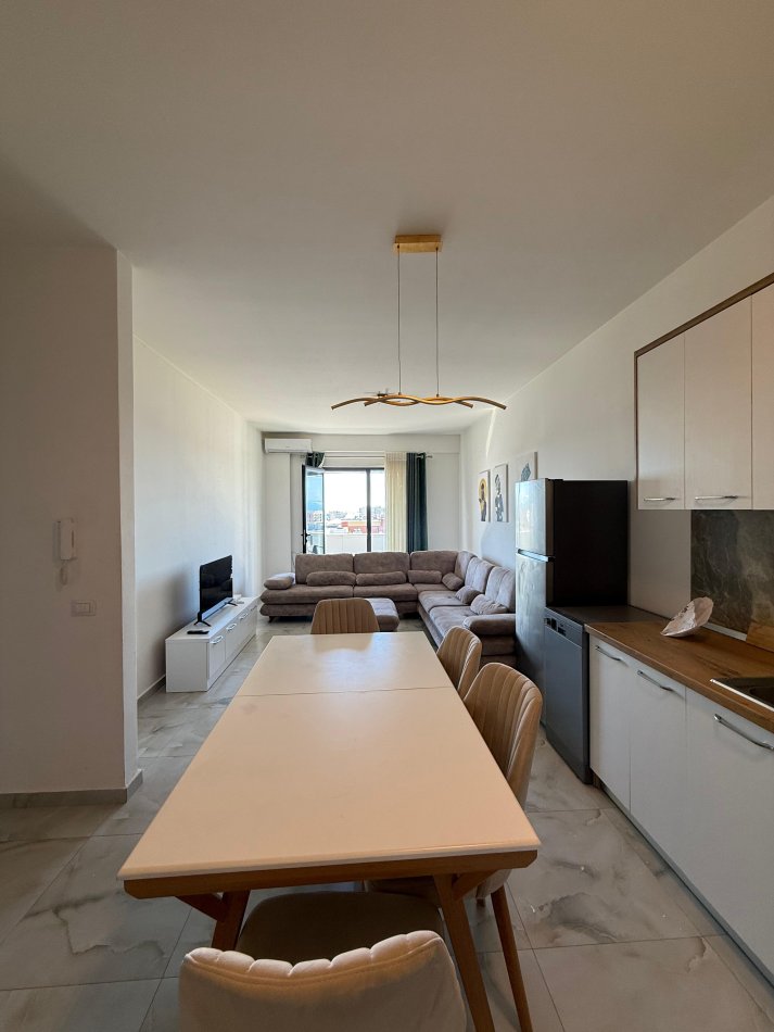 Tirane, jepet me qera apartament 2+1 Kati 3, 114 m² 700 € (Unaza e Re)